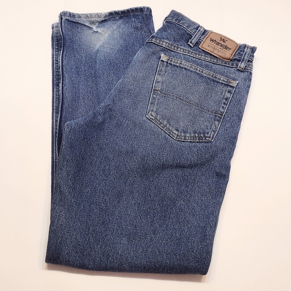 Wrangler Authentic straight leg blue jeans, size 35x32. - Picture 4 of 9